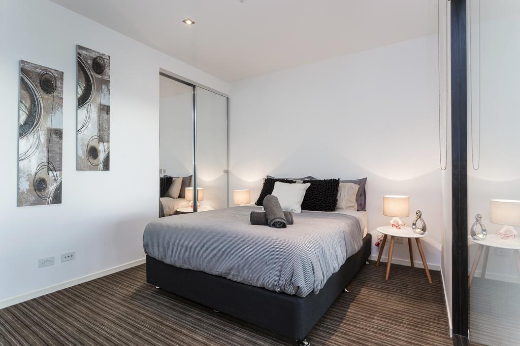 Complete Host Fitzroy St Apartments Melbourne Room photo