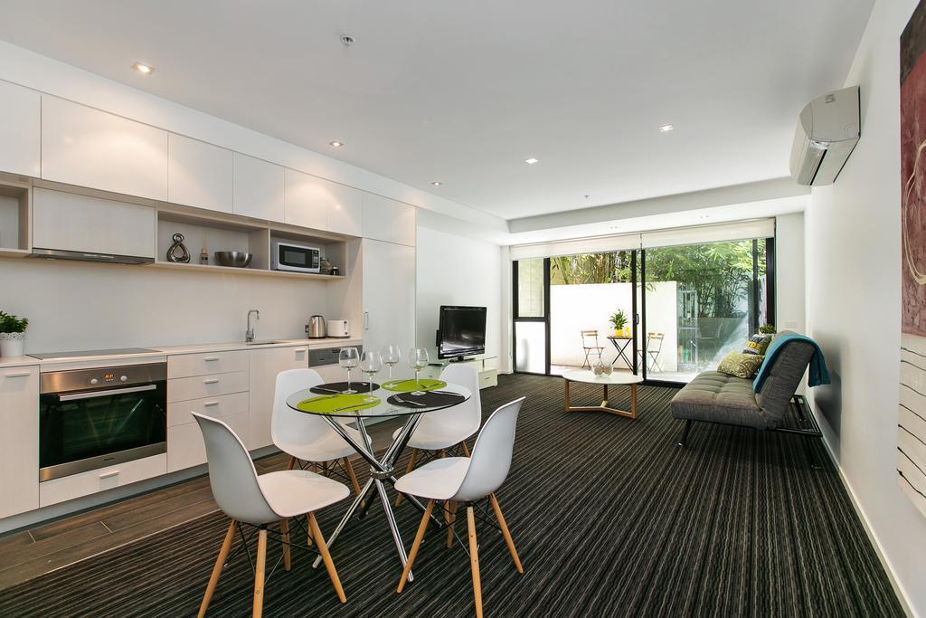 Complete Host Fitzroy St Apartments Melbourne Room photo