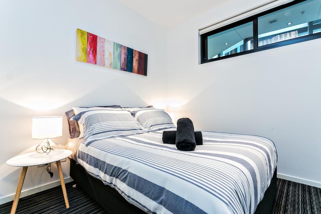 Complete Host Fitzroy St Apartments Melbourne Room photo